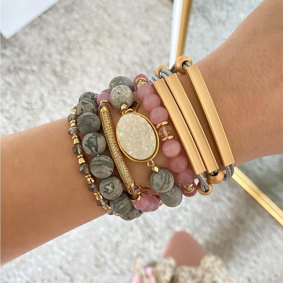 Kinsley Armelle Metallic Collection Slate Bracelet - Picture 2 of 3